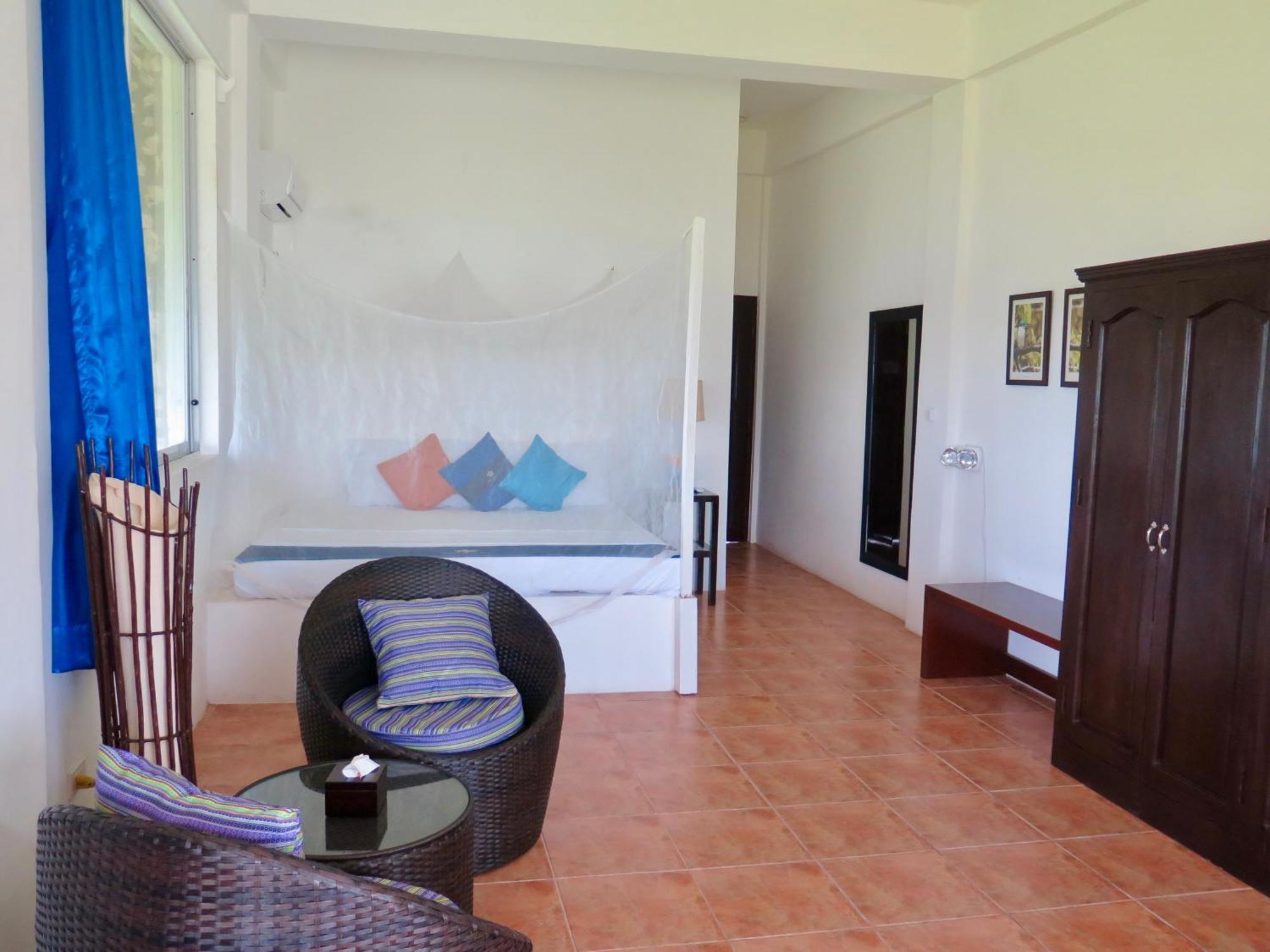 The Wild Orchid Resort - 몰볼 외부 사진